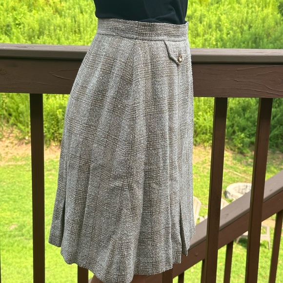 Vintage Plaid Skirt Size 6 Structured A-Line Silhouette - Picture 4 of 6